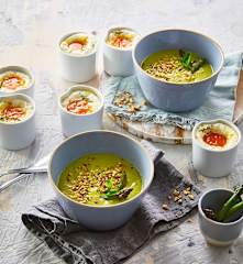 Vellutata di asparagi e cocottine di uova filanti (Bimby Friend)