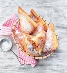 Appelflappen (niederländische Apfeltaschen)
