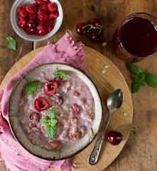 Owsianka z owocami z kompotu