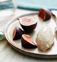 Figues à la cardamome et glace au yaourt (sous-vide)