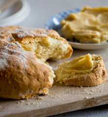 Pane australiano con burro dolce