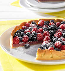 Quiche mit Beerencreme
