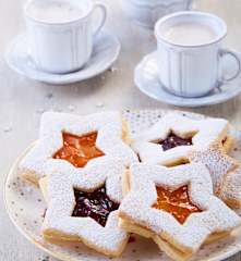 Linzer de almendras y mermelada