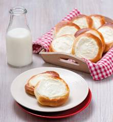 Drożdżówki z serem