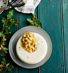 Coelho com feijoca e arroz