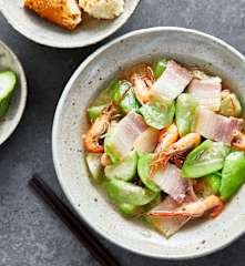 咸肉丝瓜烩河虾