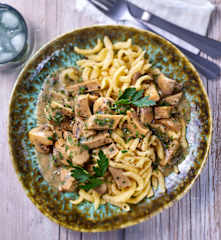 Veganes Seitan-Geschnetzeltes mit Spätzle