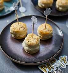 Scones mit Camembert und Trauben