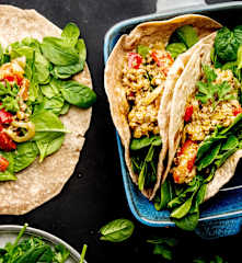 Fajitas de cerdo con cebolla y pimientos salteados