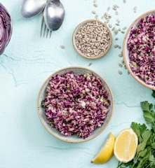 Surówka z białej i czerwonej kapusty