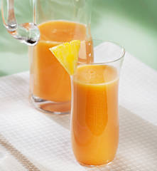 Batido de papaya, piña y plátano