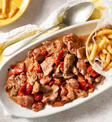 Rindfleisch mit roter Paprika