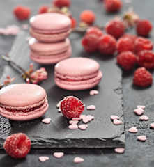 Malinové makronky