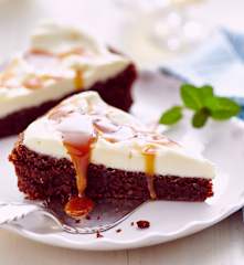 Schokoladenkuchen mit Frischkäse-Karamell-Topping