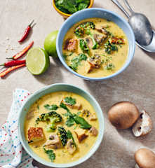 Feurige Ingwer-Limettensuppe mit Räuchertofu