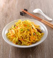 薑黃香菇肉絲炒麵