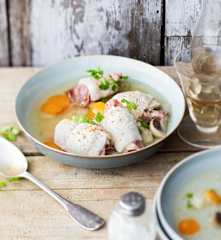 Nage de médaillons de plie