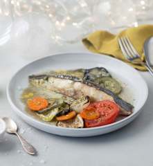 Rodaballo con verduras y mantequilla maître d'hotel