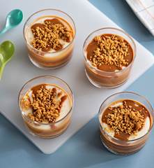 Vasitos de cheesecake con dulce de leche