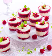 Tiramisu avocat et fruits rouges