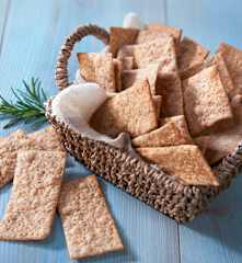 Crackers integrales al romero