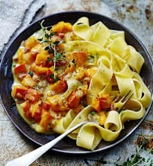 Kürbis-Thymian-Sauce zu Nudeln