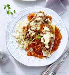 Chicorée mit Hackfleisch, Reis und Tomatensauce