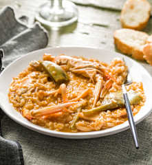 Arroz meloso con alcachofas y cigalas