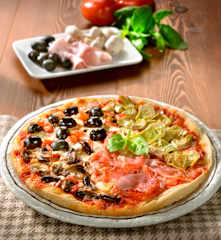 Pizza vier Jahreszeiten