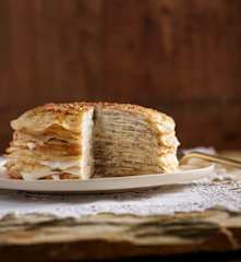 Bolo de crepes com crème brulée