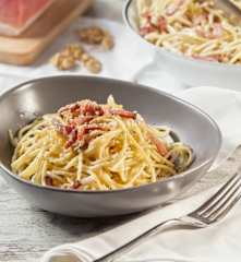Spaghetti con sugo sfizioso