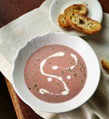Rotes Zwiebelcremesüppchen