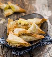 Samosy z farszem ziemniaczanym i kolendrą