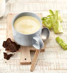 Brokkolistrunksuppe mit Kaffee-Crackern