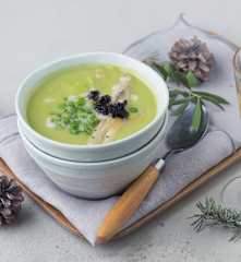 Crema de guisantes con navajas al vapor