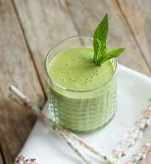 Anti-inflammatory pineapple and turmeric smoothie