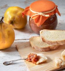 Confettura di mele cotogne