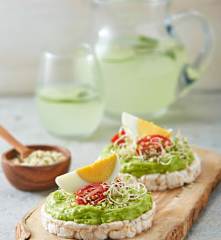 Tostadas de aguacate y hemp