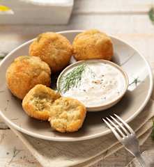 Gebackene Forellenknödel mit Krendip