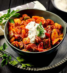 Kartoffel-Gulasch mit Kabanossi