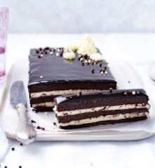 Tarta de chocolate blanco y negro