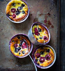 Petits flans à la ricotta et aux fruits rouges