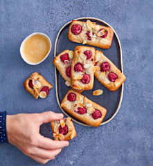 Financiers aux amandes et aux framboises