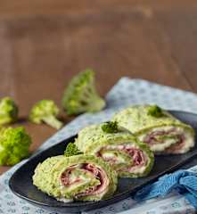 Rotoli di broccoli con squacquerone