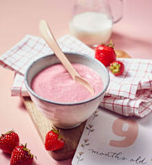 Vollkorngrießbrei mit Erdbeeren