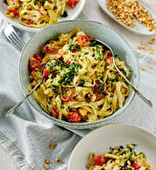 Ziegenkäse-Pasta mit Avocado