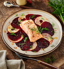 Meerrettich-Lachs auf Rote-Bete-Carpaccio
