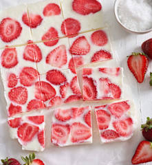 Bocadito helado de yogur y fresas