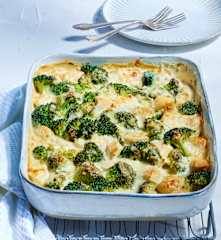 Low-Carb Brokkoli-Auflauf mit Hähnchen