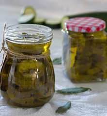 Calabacín encurtido en aceite